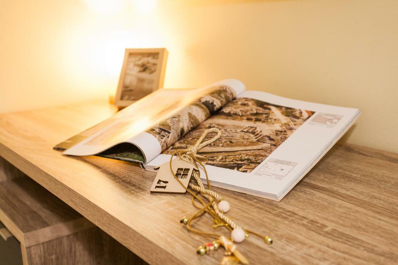 Private Central View Rooms In Apartment Near To Acropolis Metro Station Athen Eksteriør billede