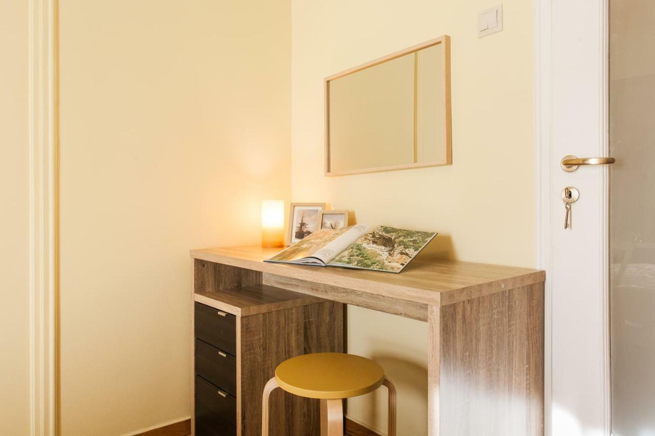 Private Central View Rooms In Apartment Near To Acropolis Metro Station Athen Eksteriør billede