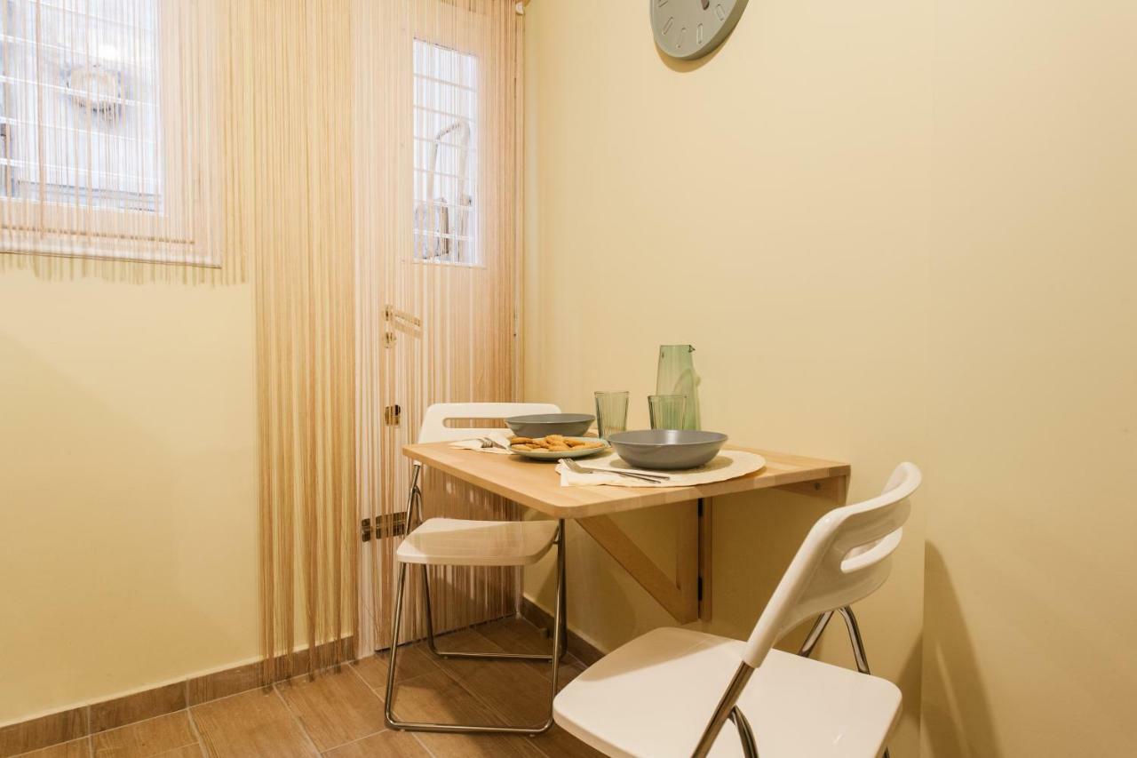 Private Central View Rooms In Apartment Near To Acropolis Metro Station Athen Eksteriør billede